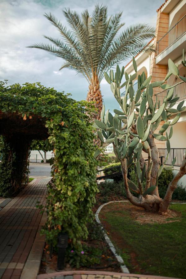 Fantastic 4 Cyprus First Line Beachfront Boghaz Buitenkant foto